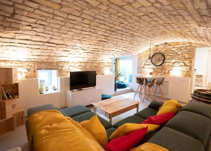 La Grotte Bourguignonne, Terrasse Exterieure